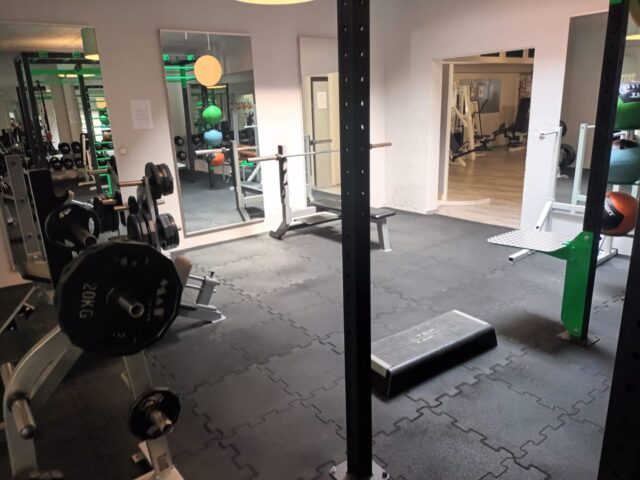 fitplus_Fitnessstudio Koenigslutter Freihantelbereich